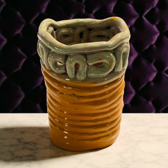 Artistic Beautiful Signed YAYA Thom Handmade Clay Vase 5.5”H, 4” Diameter - Picture 1 of 7